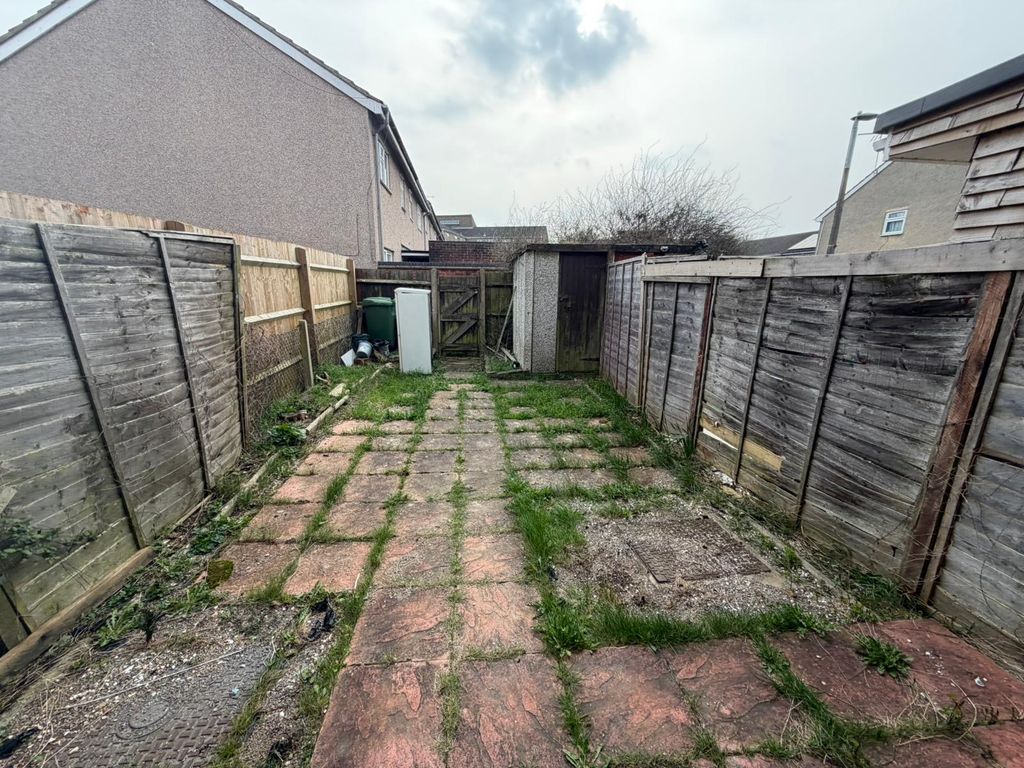 Property photo 2 of 6 Garden