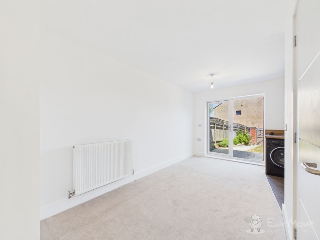Property photo 3 of 12 Dining Room
