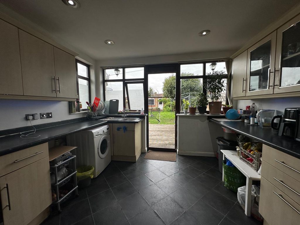 Property photo 3 of 16 Gallery