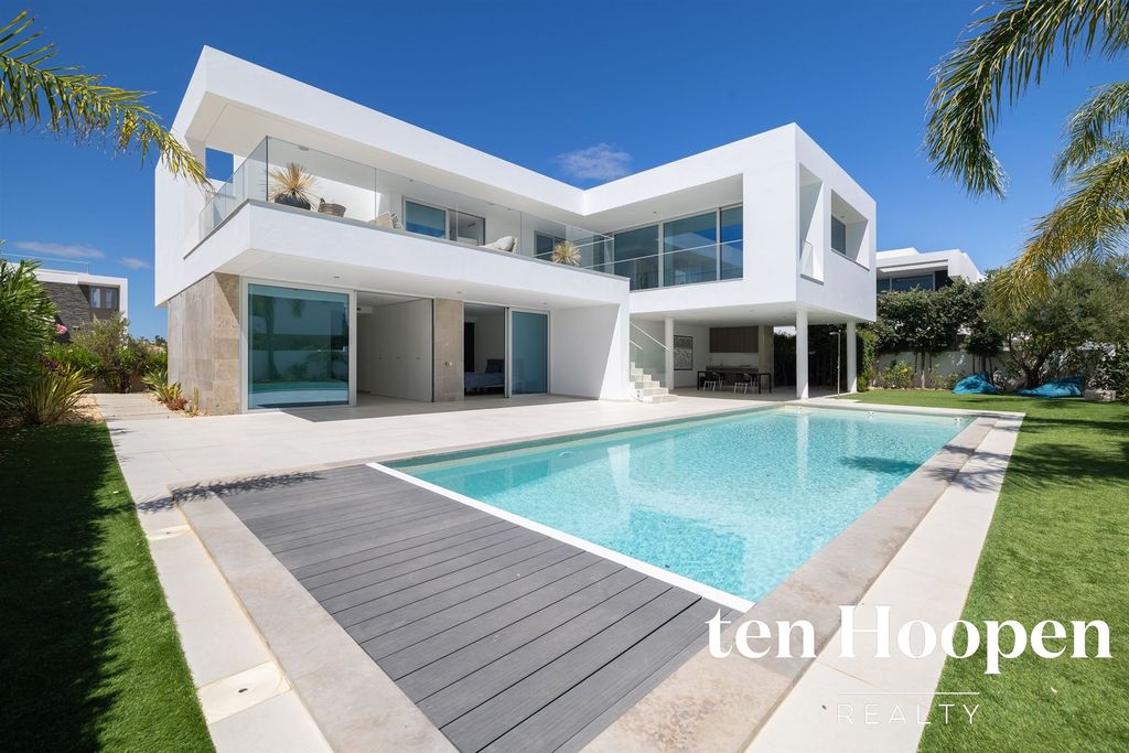 Property photo 1 of 48 Contemporary Luxury Villa In Ponta Da Piedade, Lagos