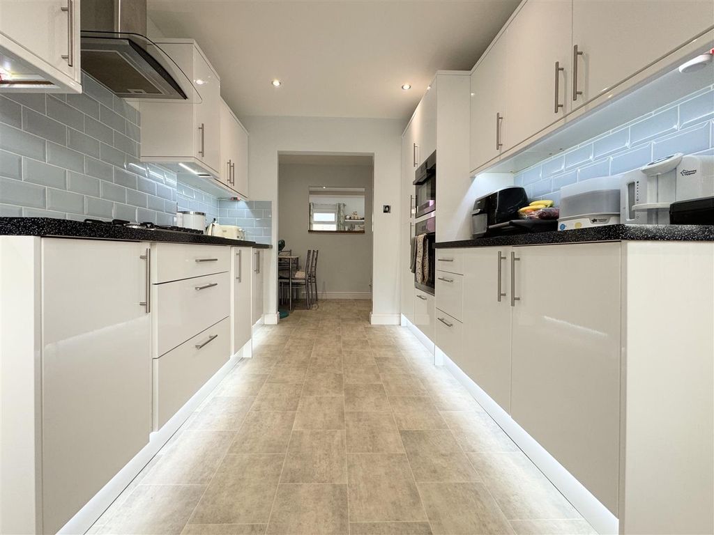 Property photo 2 of 13 Kitchen Diner