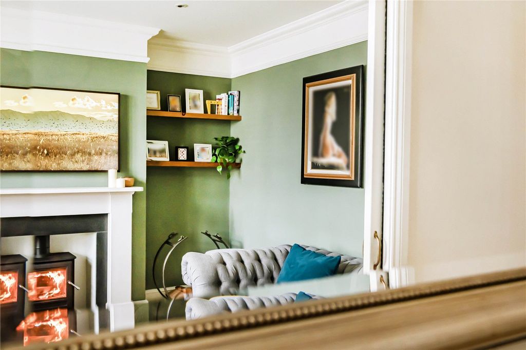 Property photo 3 of 12 Feature Shot