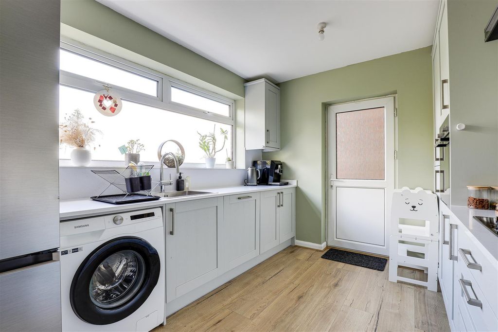 Property photo 2 of 24 Img_0888-Img_0892.Jpg