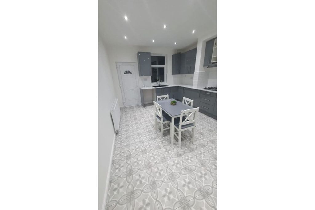 Property photo 1 of 13 Kitchen/Dining Room