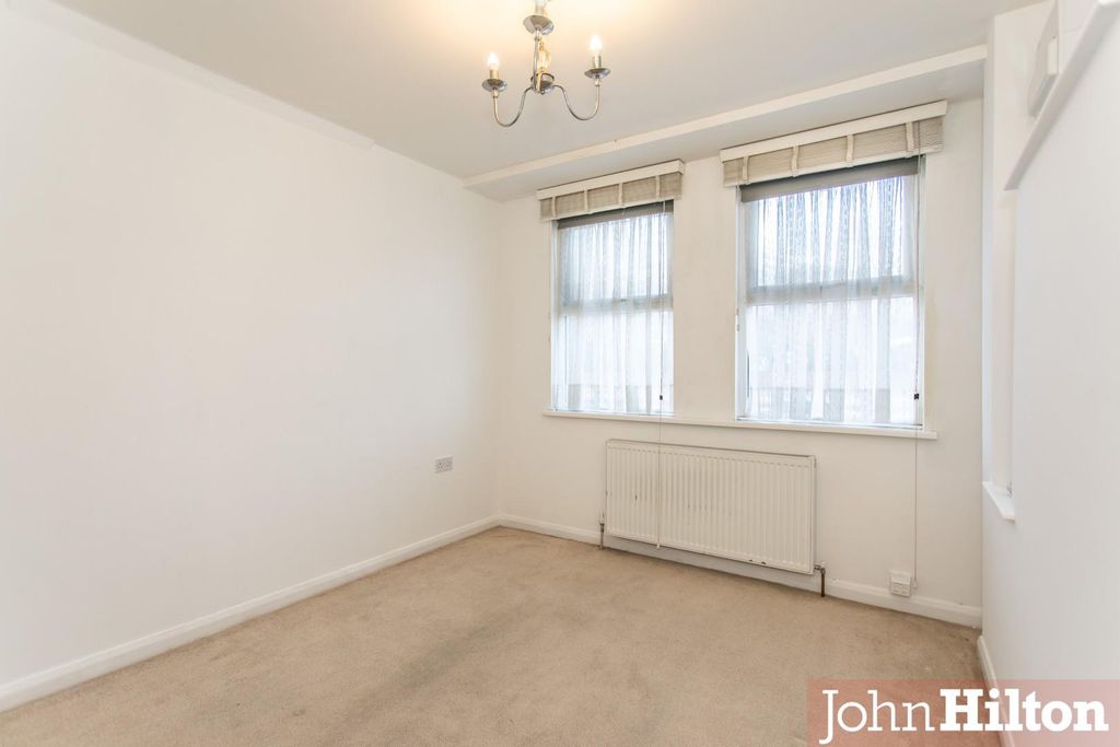 Property photo 2 of 10 Coombe Terrace-7.Jpg