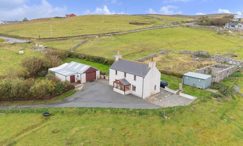 Property photo 1 of 42