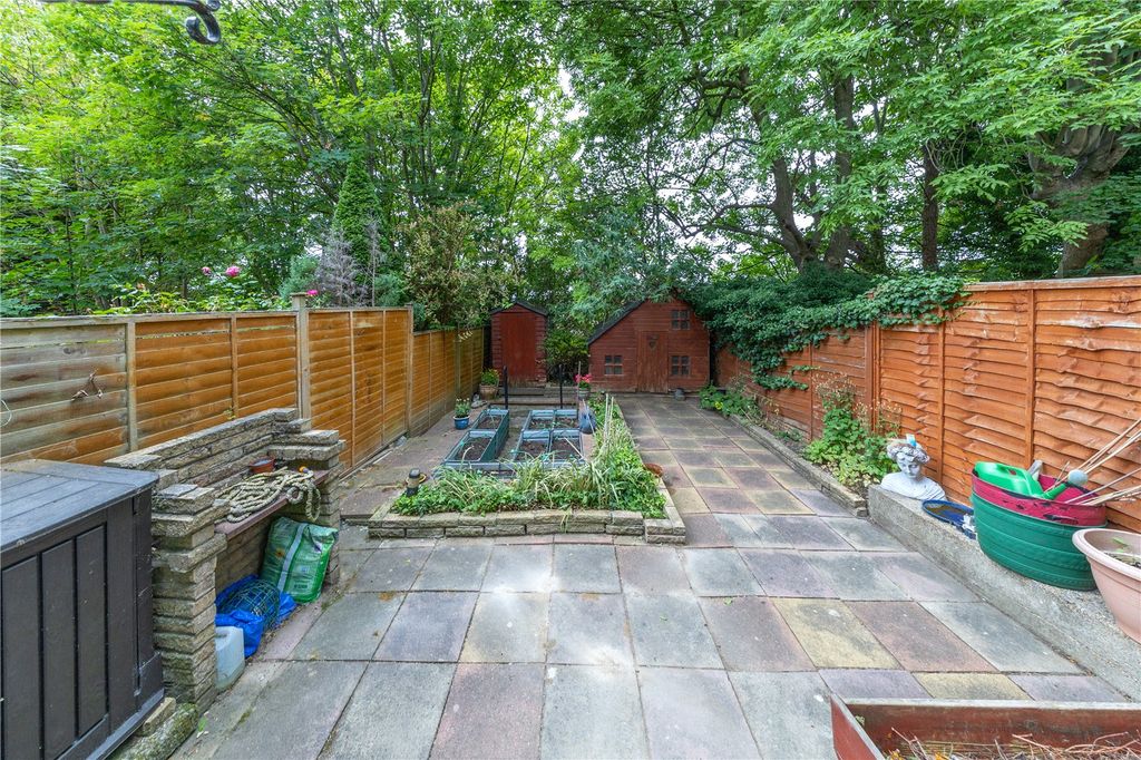 Property photo 2 of 22 Picture No. 38