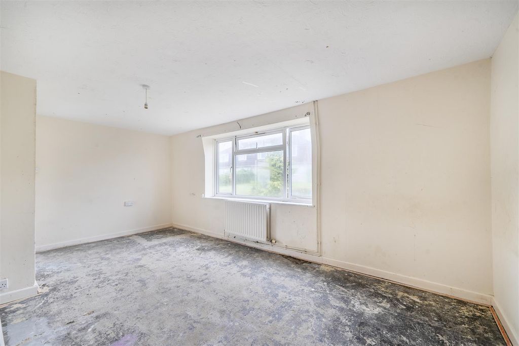 Property photo 3 of 19 1469479-12-6A1d912414A16-1.Jpg