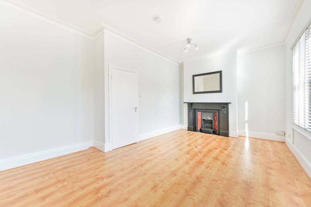 Property photo 3 of 9