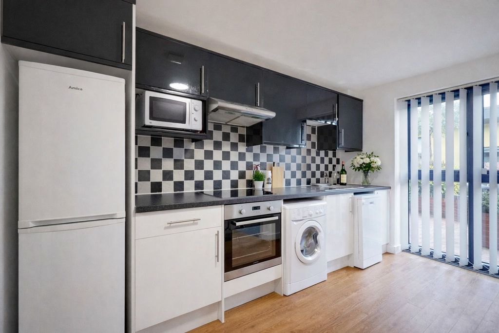 Property photo 1 of 7 1 Bedroom Apartment For Rent