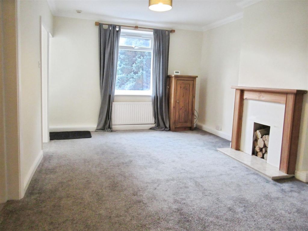 Property photo 3 of 11 Lounge