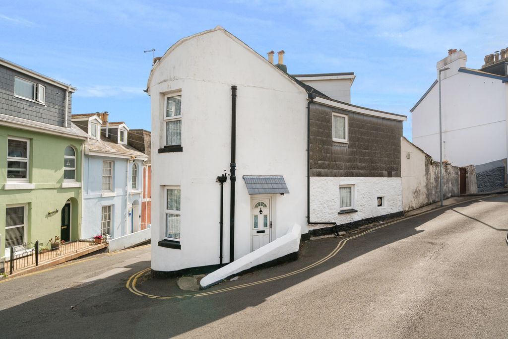 Property photo 1 of 11 1512083-2-6A8c394...