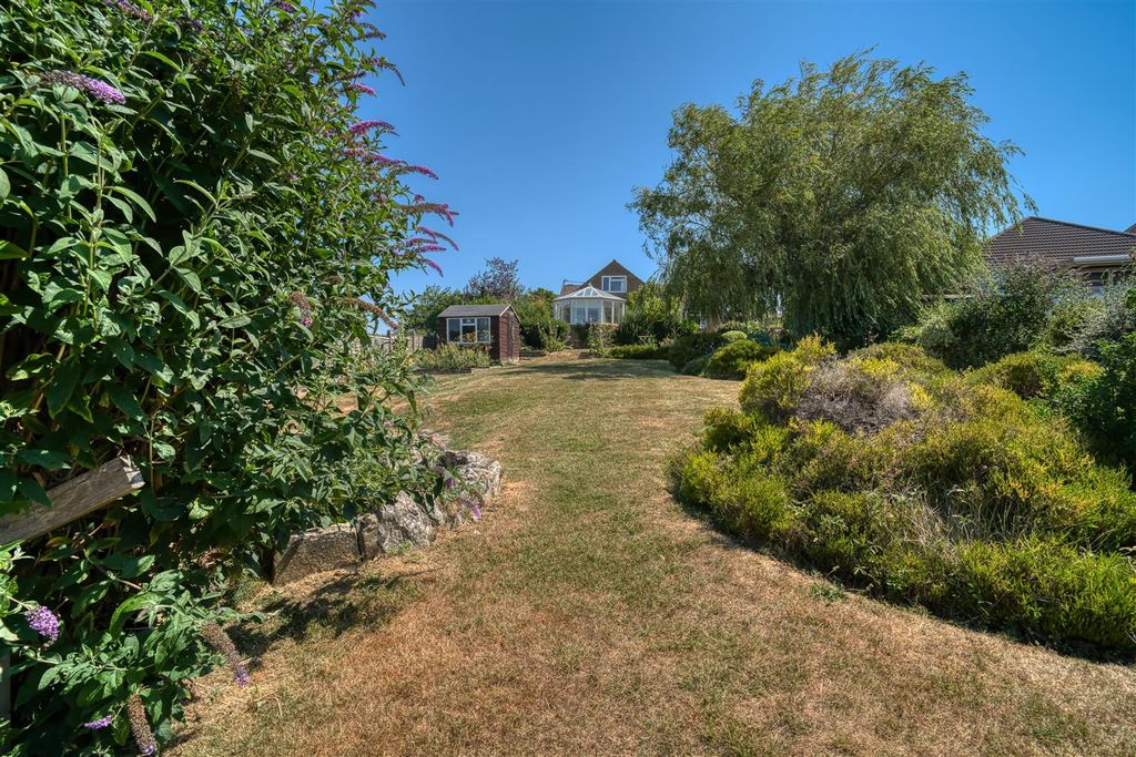 Property photo 3 of 11 Rear