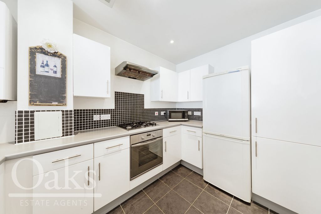 Property photo 3 of 8 Kitchen