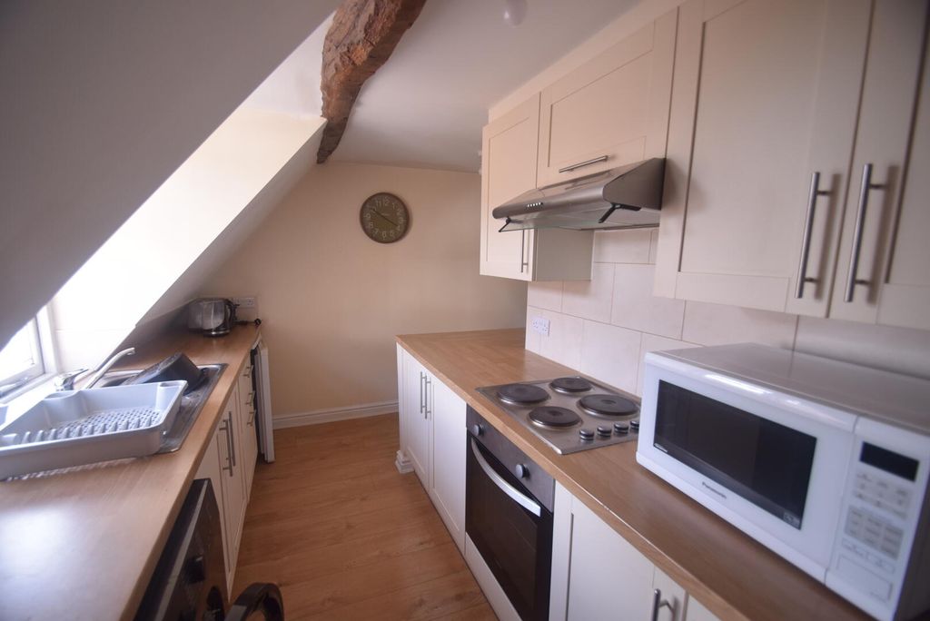 Property photo 2 of 12 Kitchen