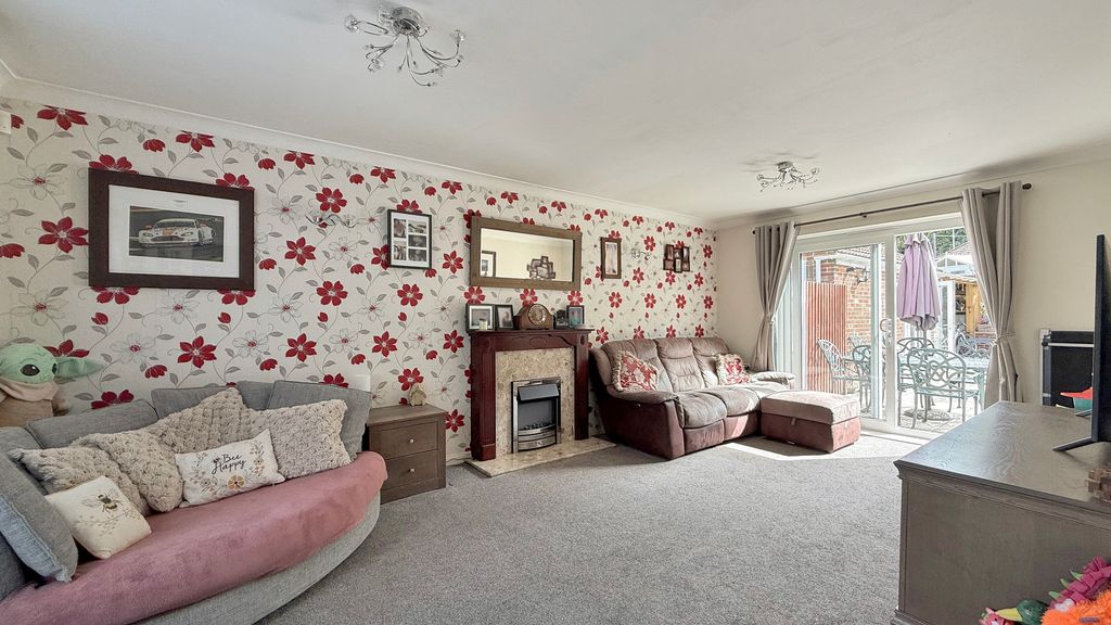 Property photo 3 of 19