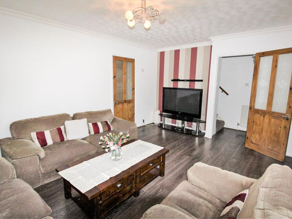Property photo 2 of 11 Lukin Crescent E4