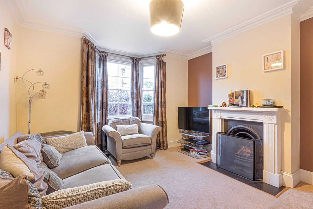 Property photo 3 of 16 4557102