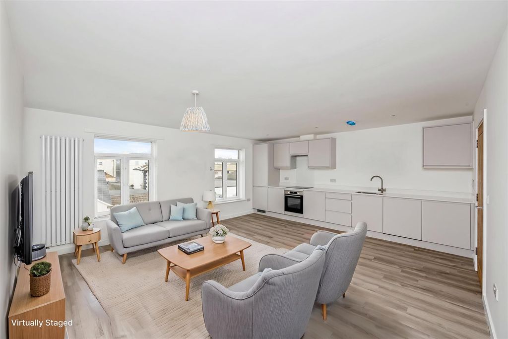 Additional image 4 of 2 bed flat to rentMontague Street, Worthing BN11