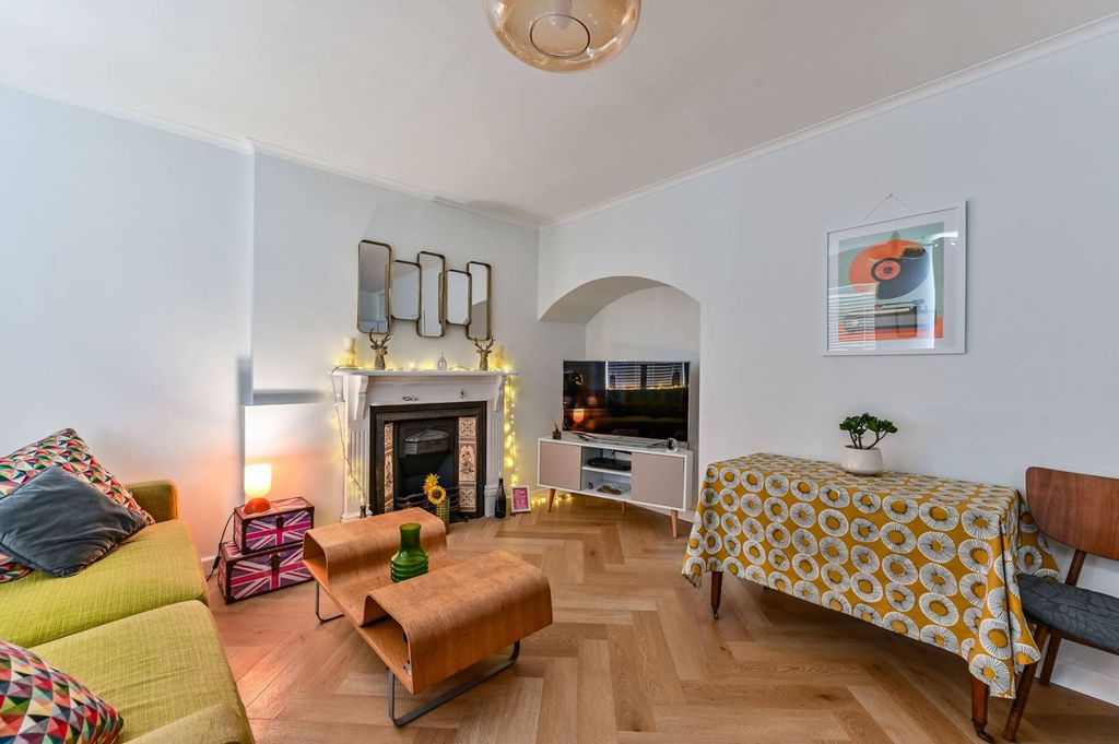 Property photo 3 of 20