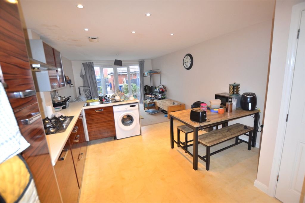 Property photo 3 of 8 Picture No. 02