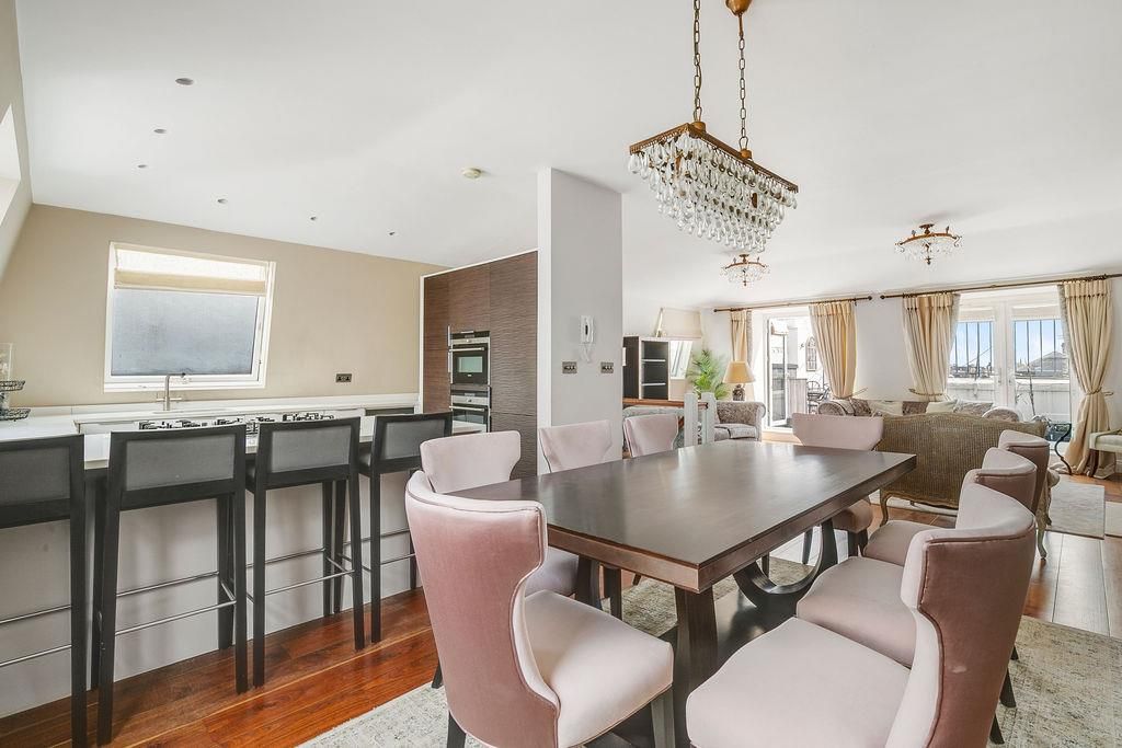 Property photo 3 of 25 Queensgateterrace11,Flatg-5.Jpg
