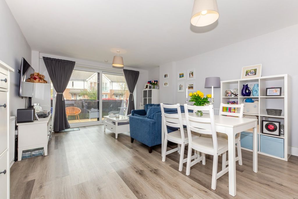 Property photo 2 of 12