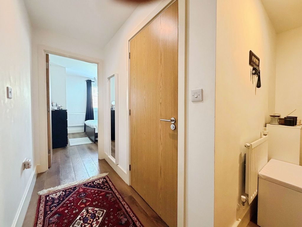 Property photo 2 of 9 Hall