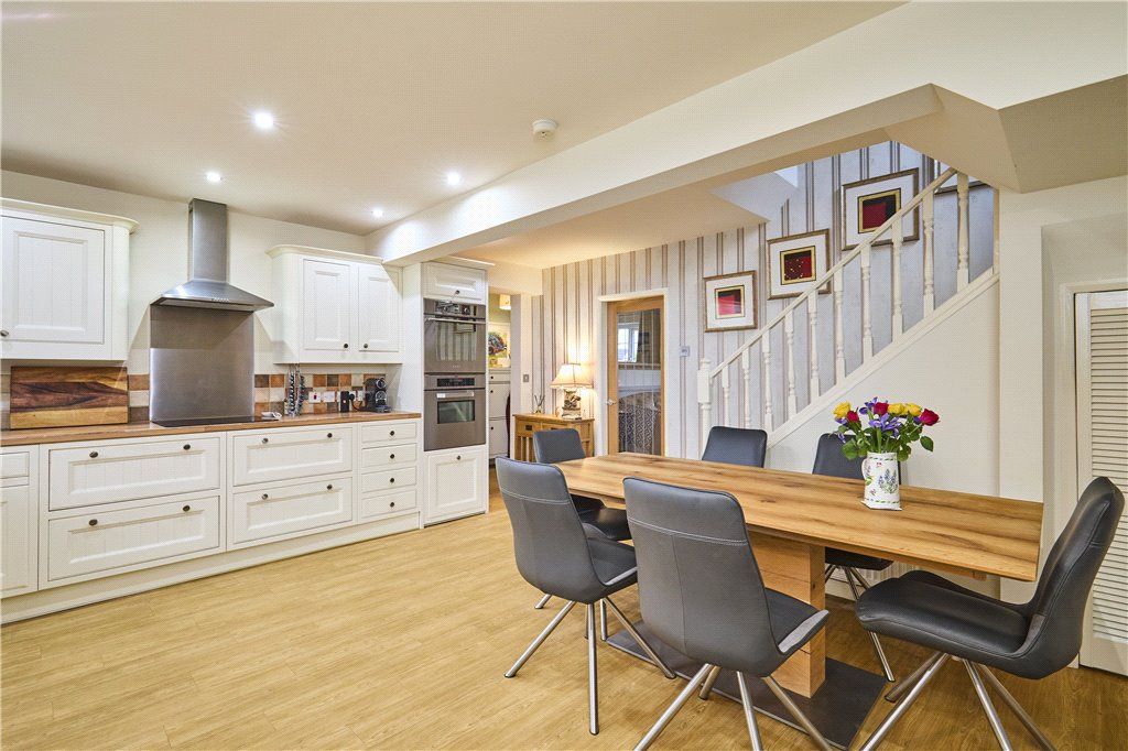 Property photo 3 of 19 Generous Size