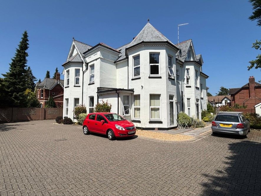 Property photo 1 of 12