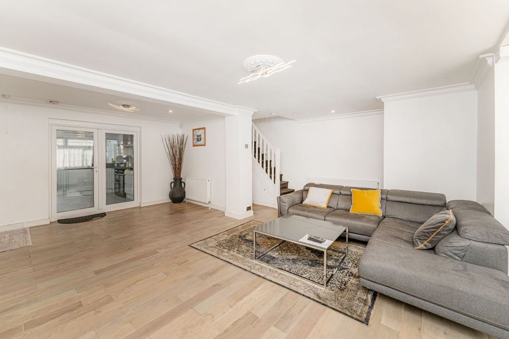 Property photo 3 of 21