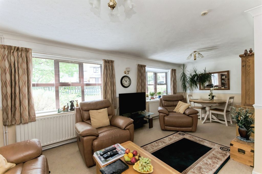 Property photo 2 of 19