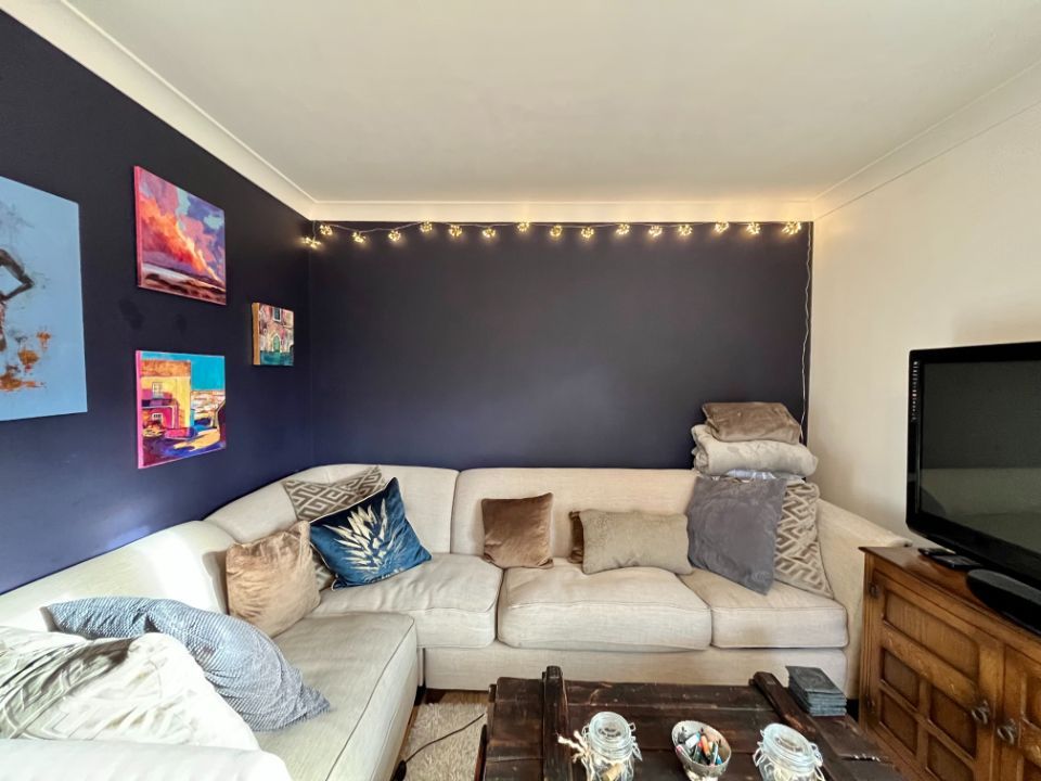 Property photo 3 of 16 Image00024