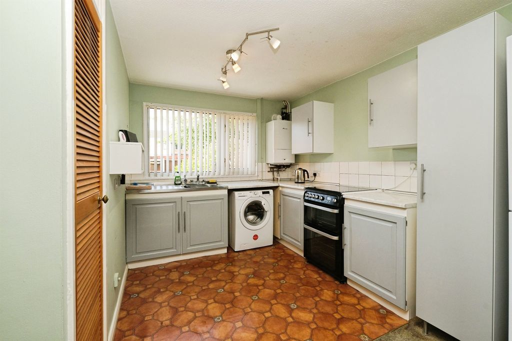 Property photo 3 of 12