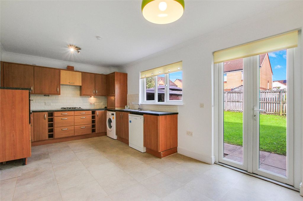 Property photo 3 of 22 Dining Kitchen