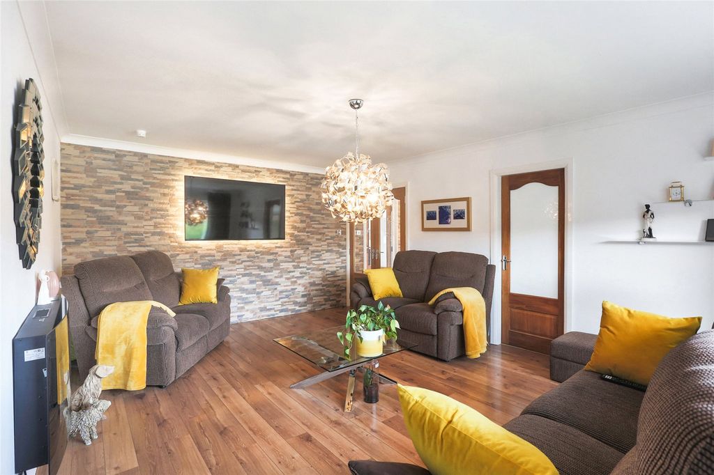 Property photo 3 of 37 Picture No. 08