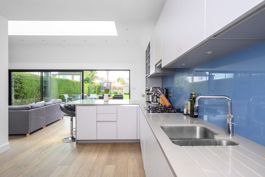 Property photo 3 of 21