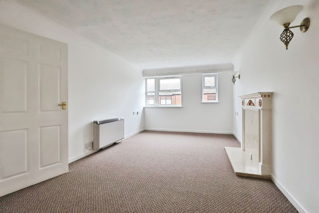 Additional image 8 of 1 bed flat for saleElmwood Court, High Street, Baldock SG7
