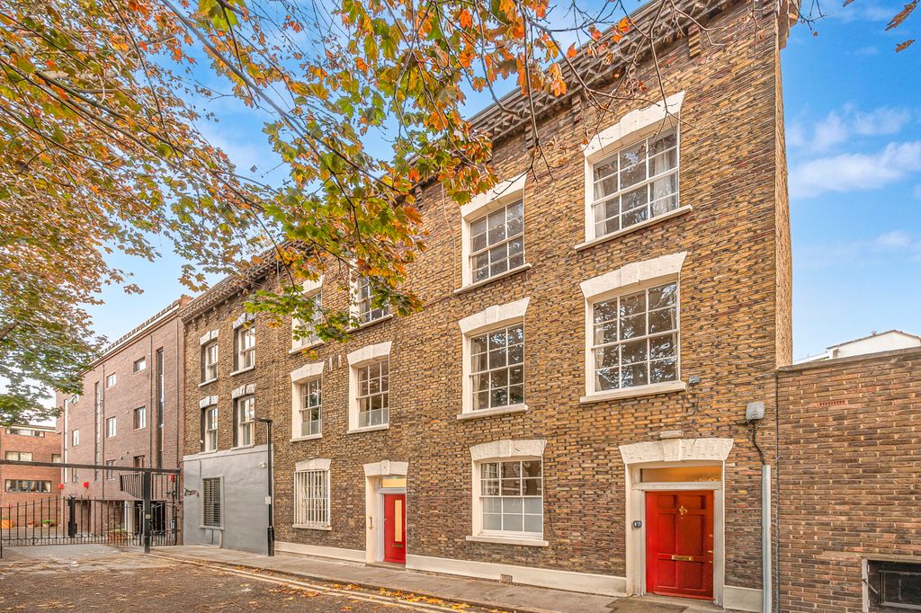 Property photo 3 of 11