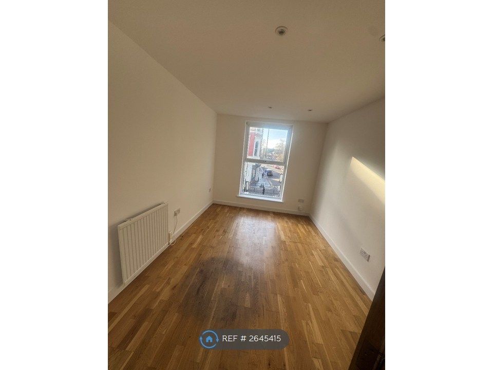 Property photo 2 of 5 Bedroom