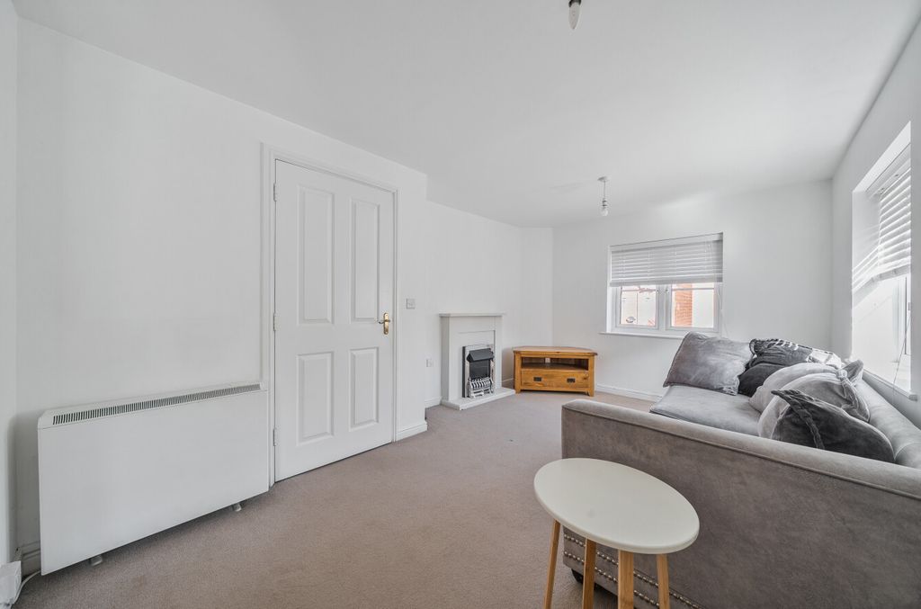 Property photo 2 of 12 1486300-7-6A4cc70...
