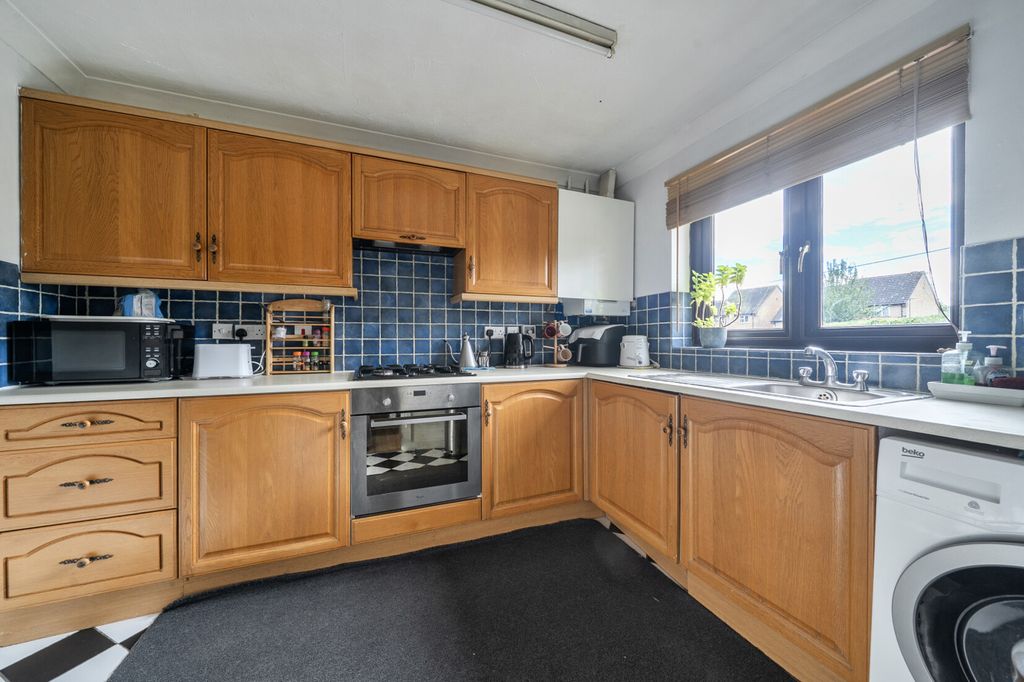 Property photo 2 of 14 Kitchen