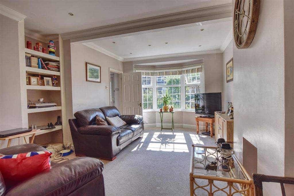 Property photo 3 of 16