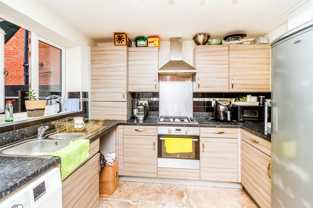 Property photo 2 of 14