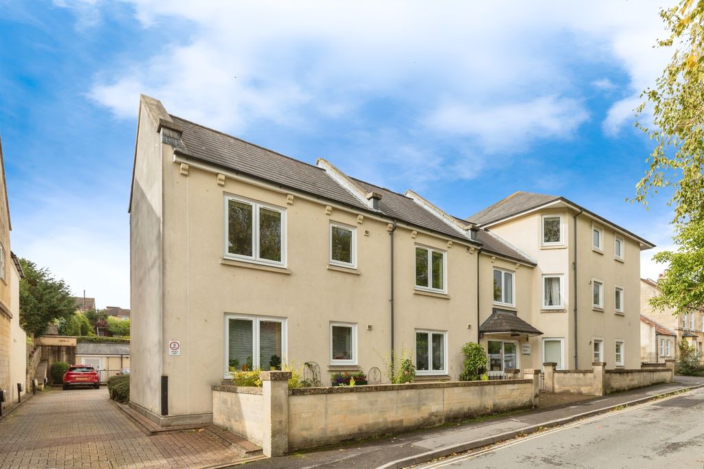 Property photo 1 of 13