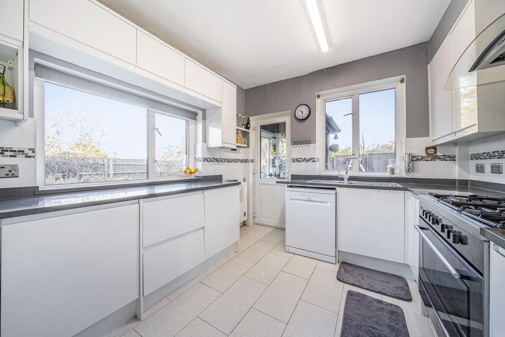 Property photo 3 of 16 Picture 3