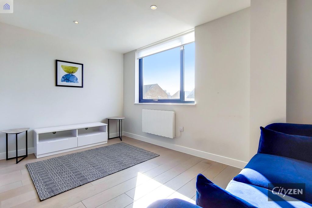 Property photo 1 of 11 Reception Room