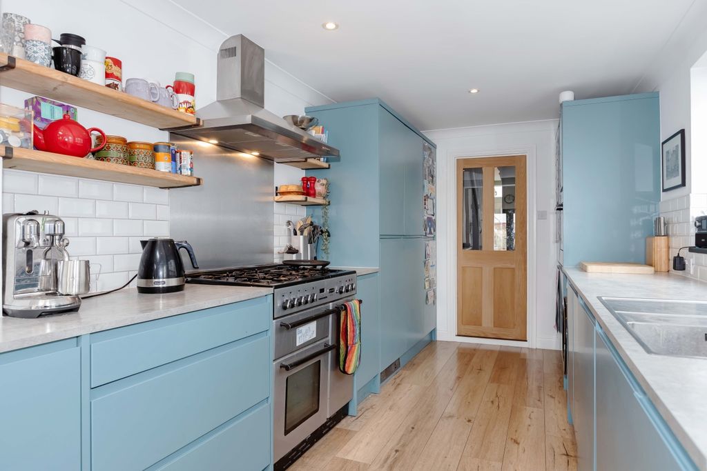 Property photo 3 of 25 Hertford Rd_17