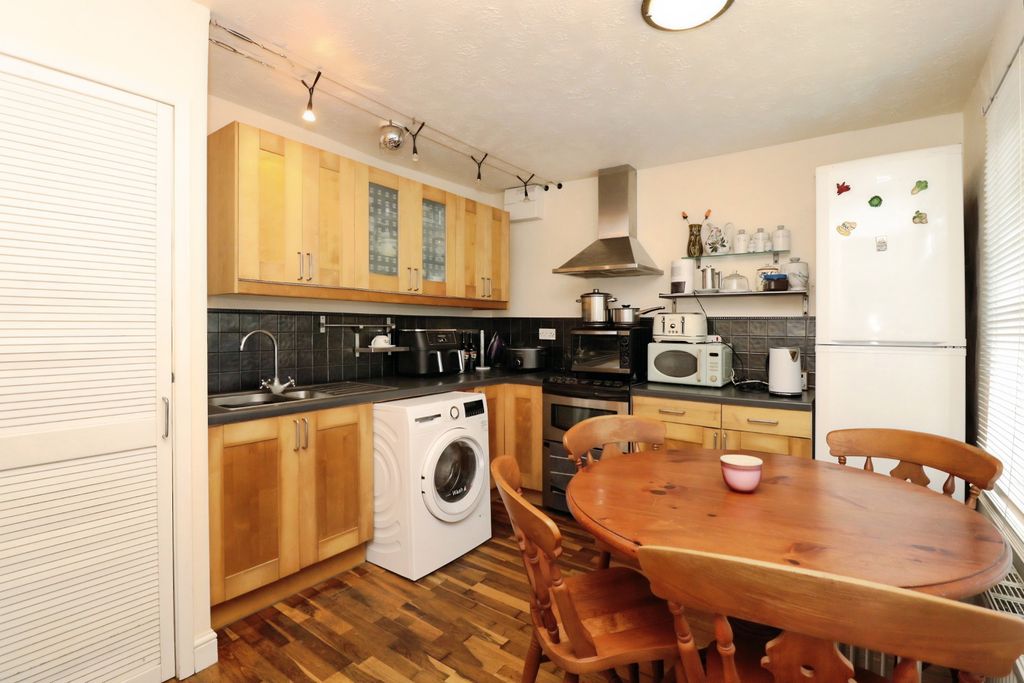 Property photo 2 of 13 Ccbd3Edf-Img_2069