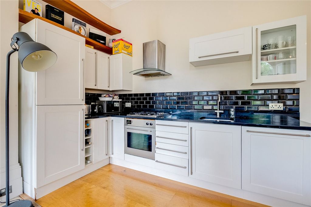 Property photo 3 of 12